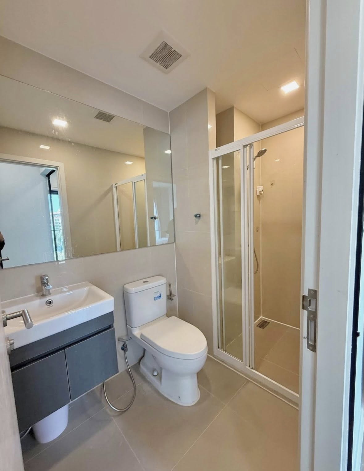 One Bedroom Condo For Rent