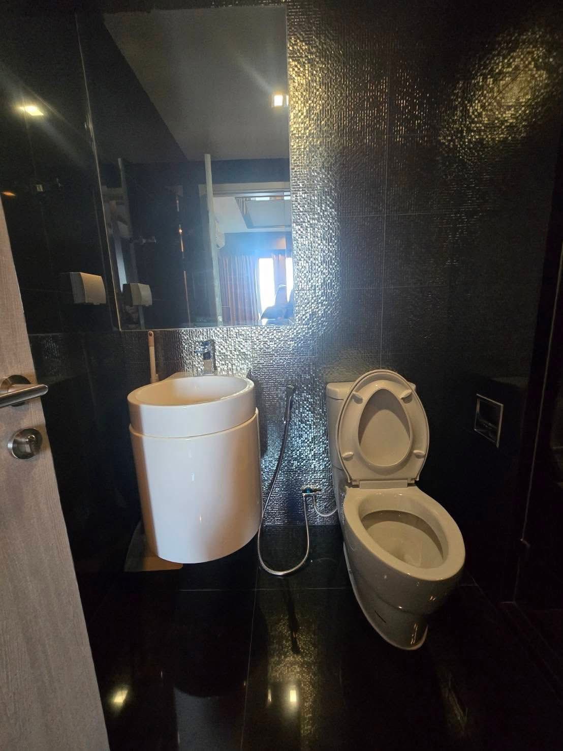 One Bedroom Condo For Rent