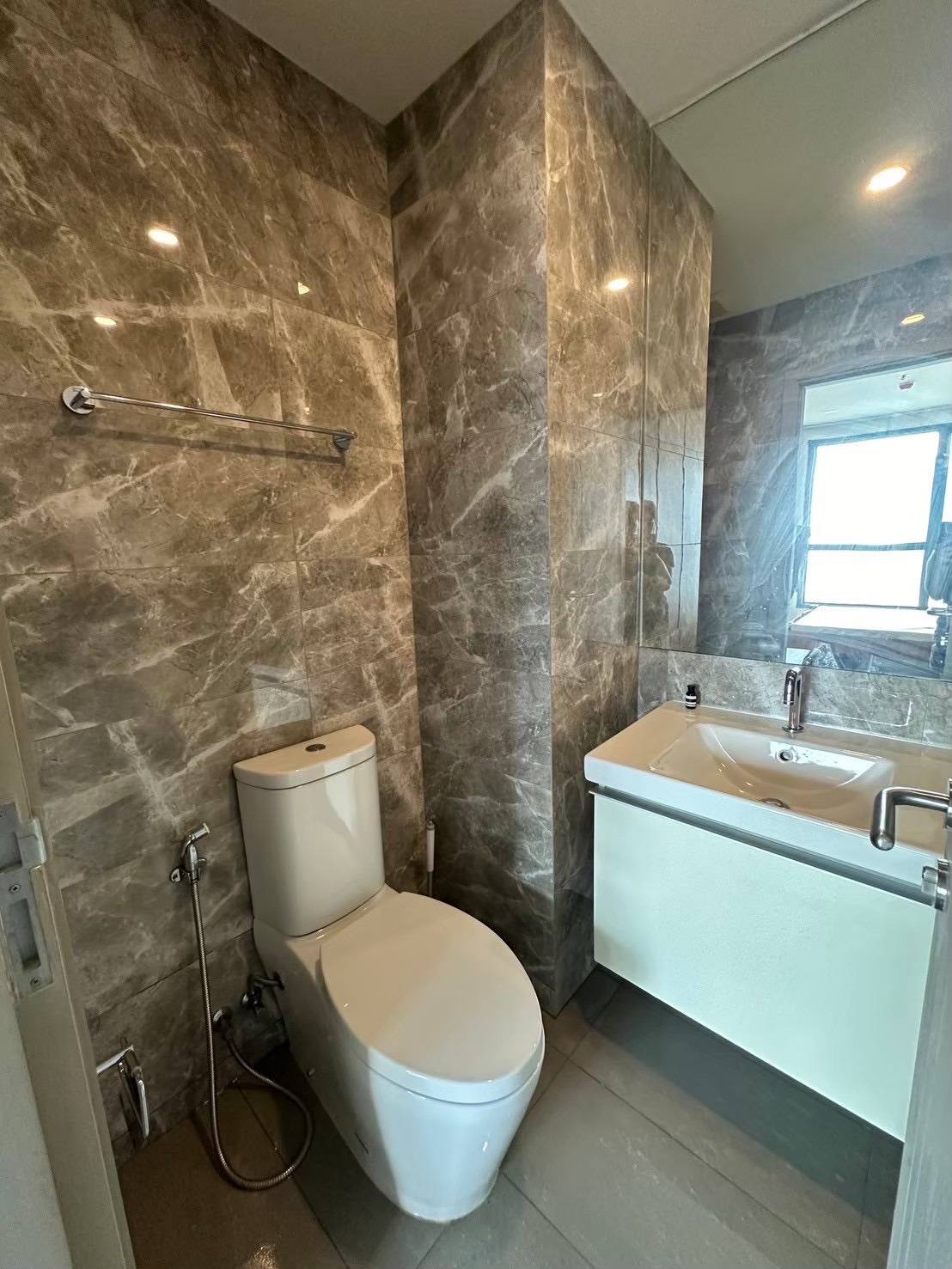 One Bedroom Condo For Rent