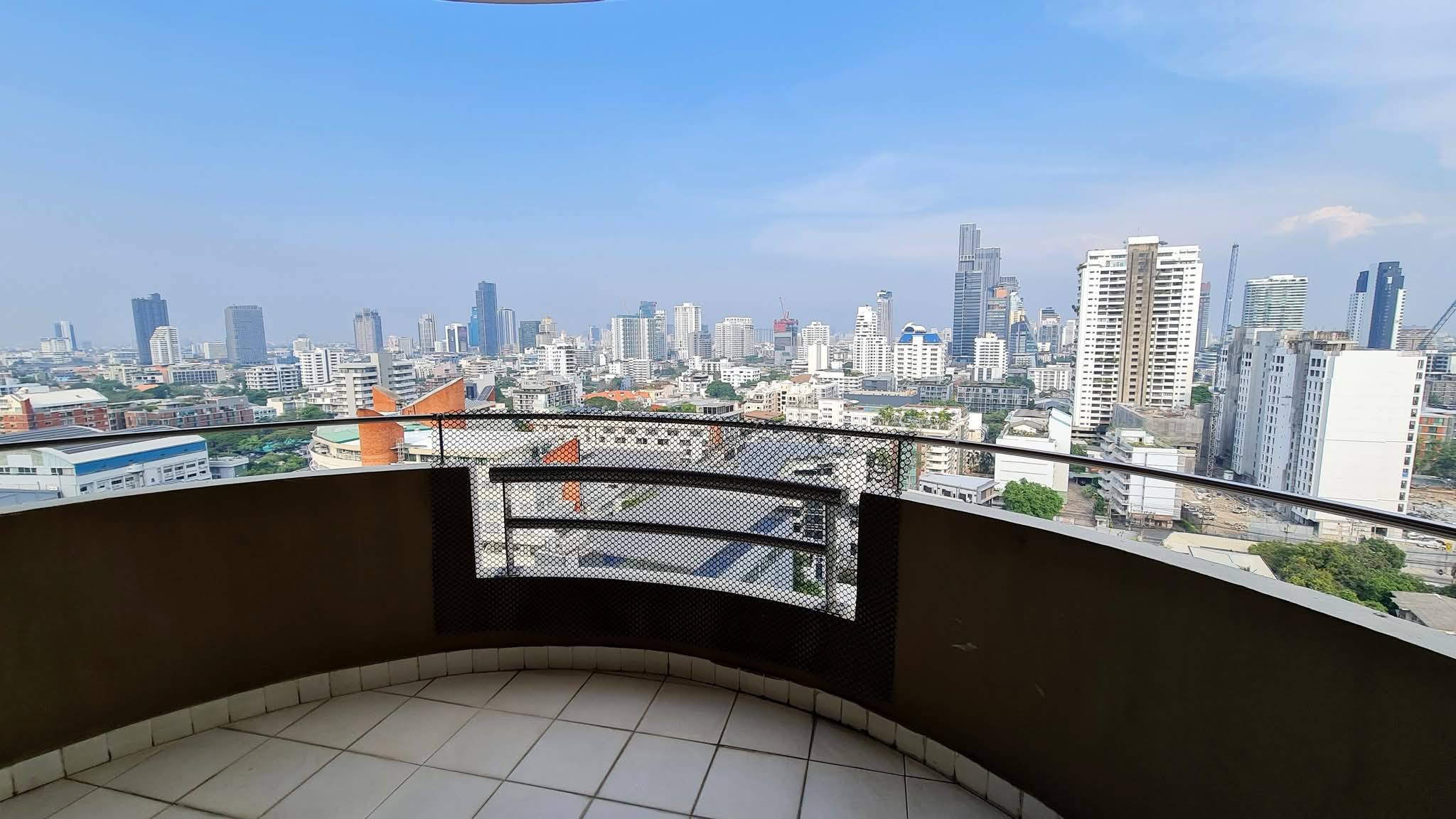 Three Bedroom Condo For Rent