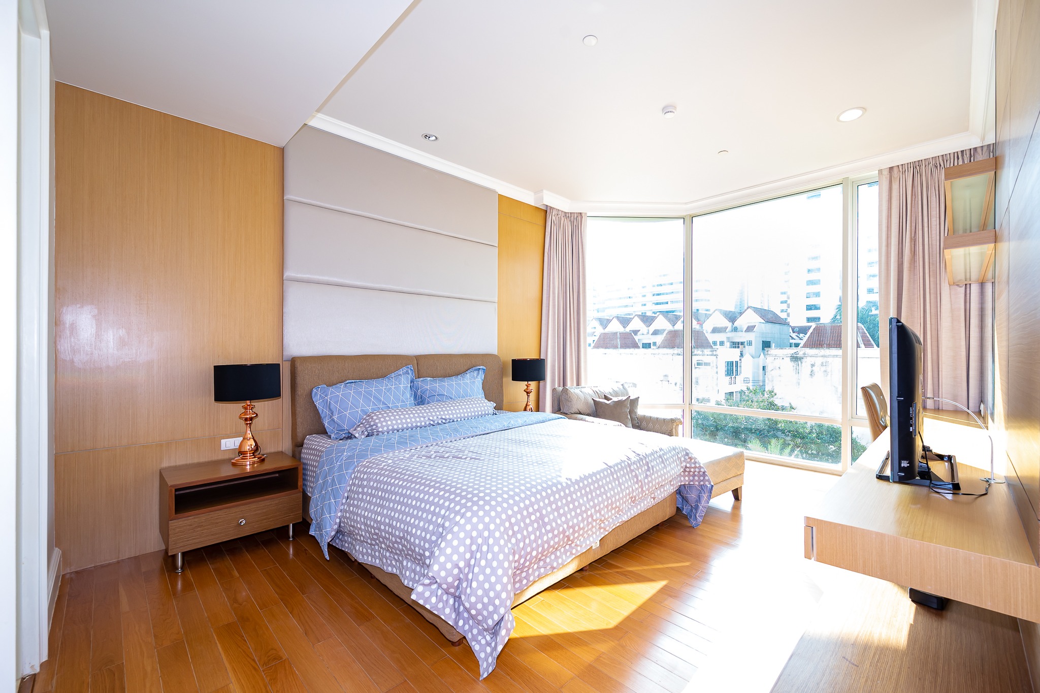 Three Bedroom Condo For Rent