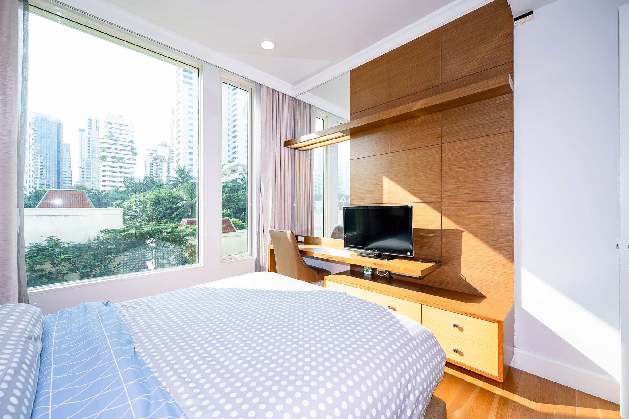 Three Bedroom Condo For Rent