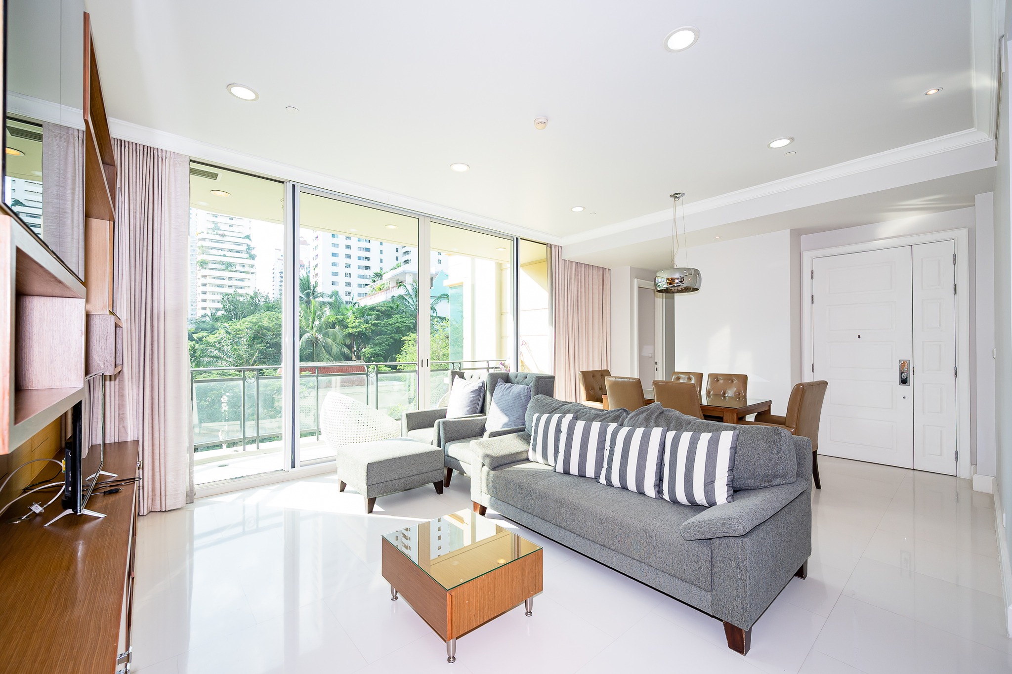 Three Bedroom Condo For Rent