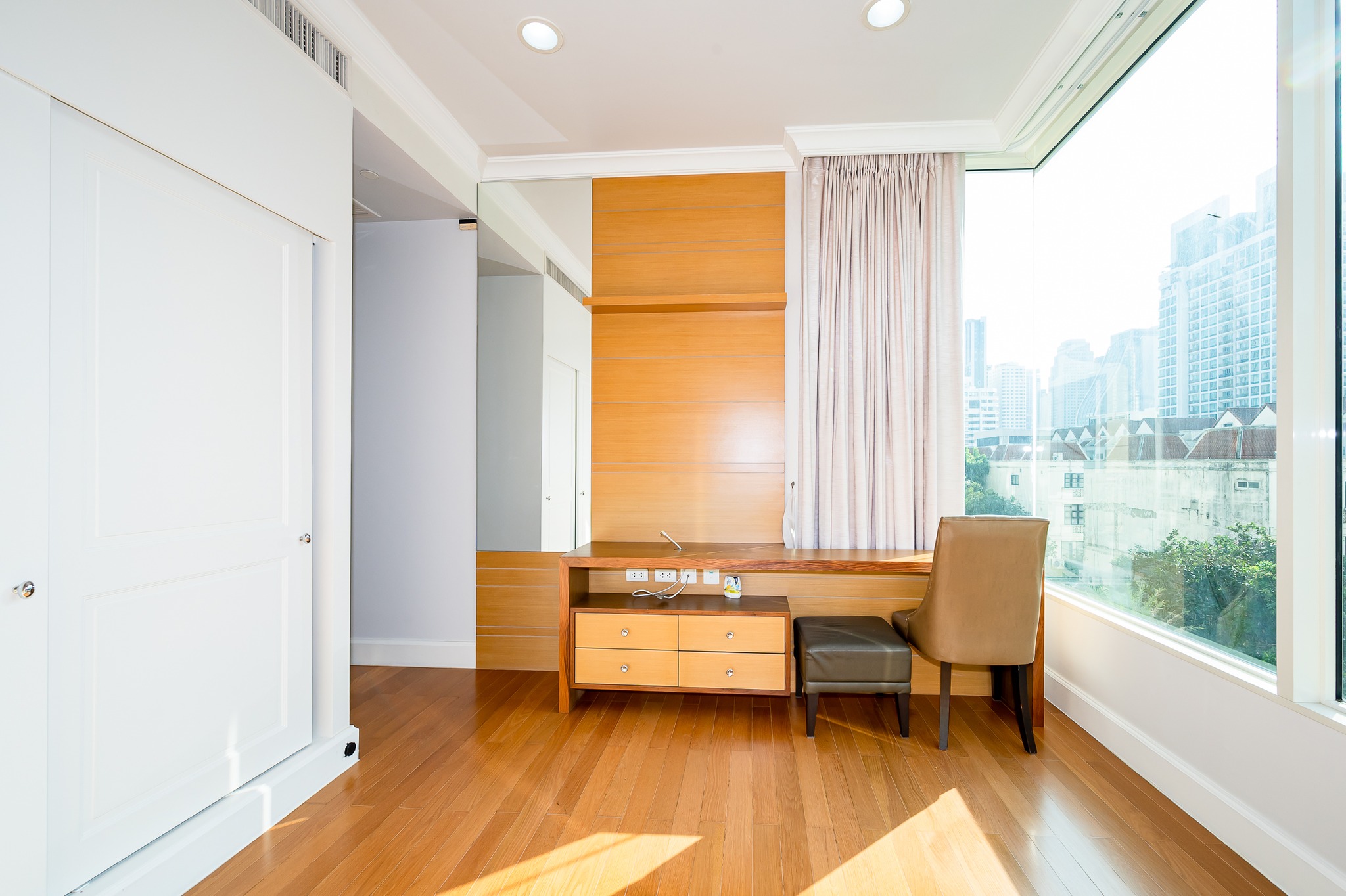 Three Bedroom Condo For Rent