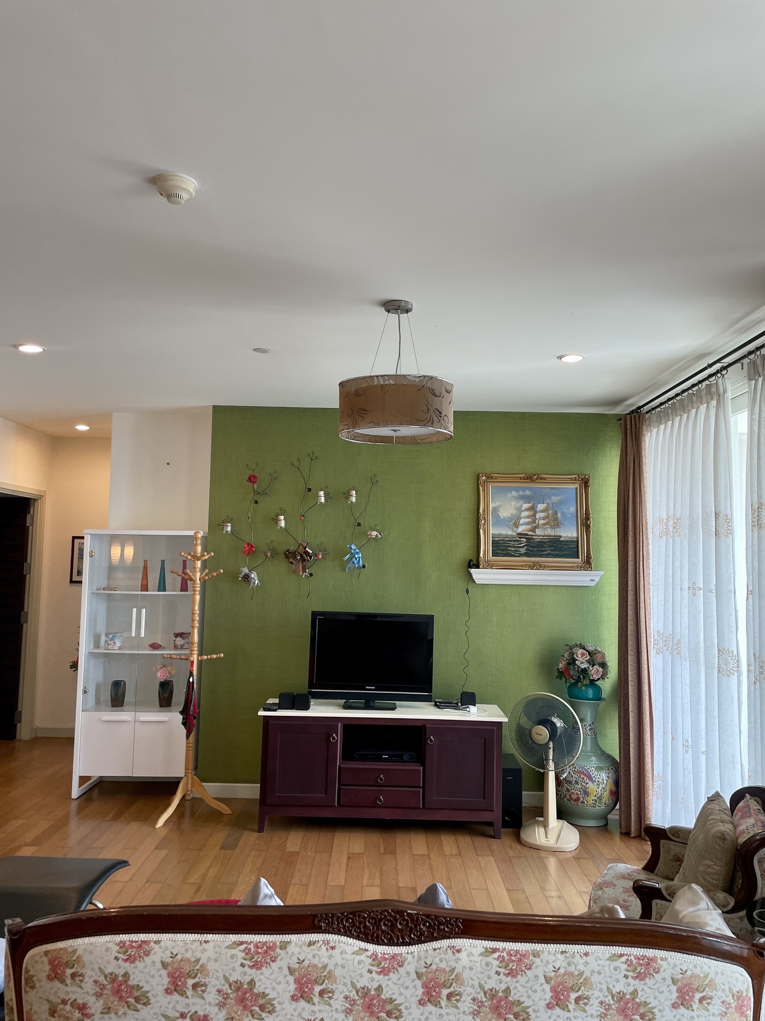 Three Bedroom Condo For Rent