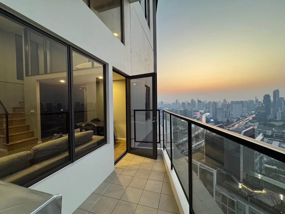 Duplex Three Bedroom Condo For Rent