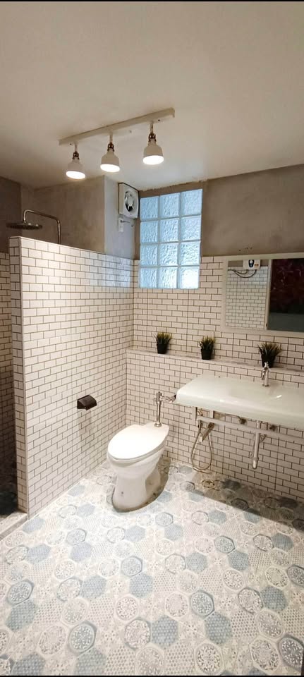 Three Bedroom Condo For Rent