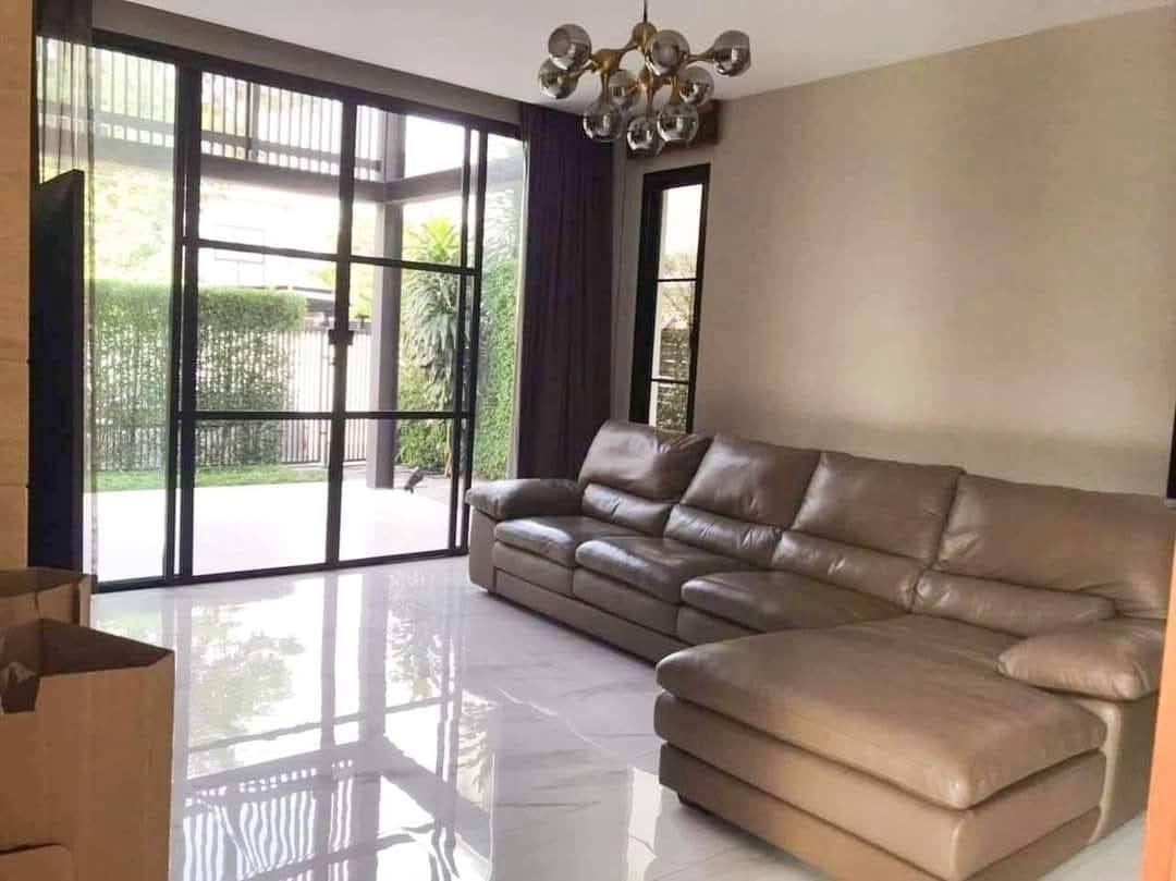 Detached House For Rent