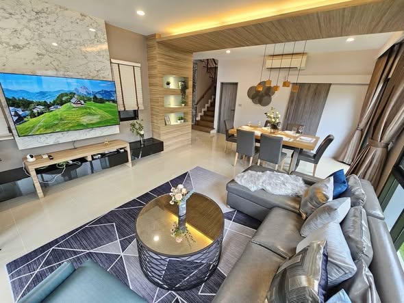 Detached House For Rent