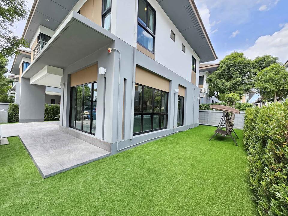 Detached House For Rent