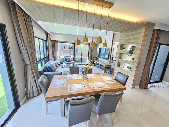 Detached House For Rent
