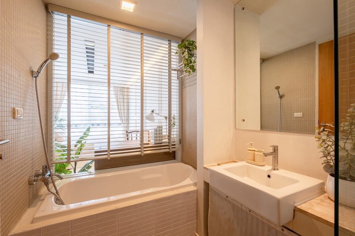 One Bedroom Condo For Rent
