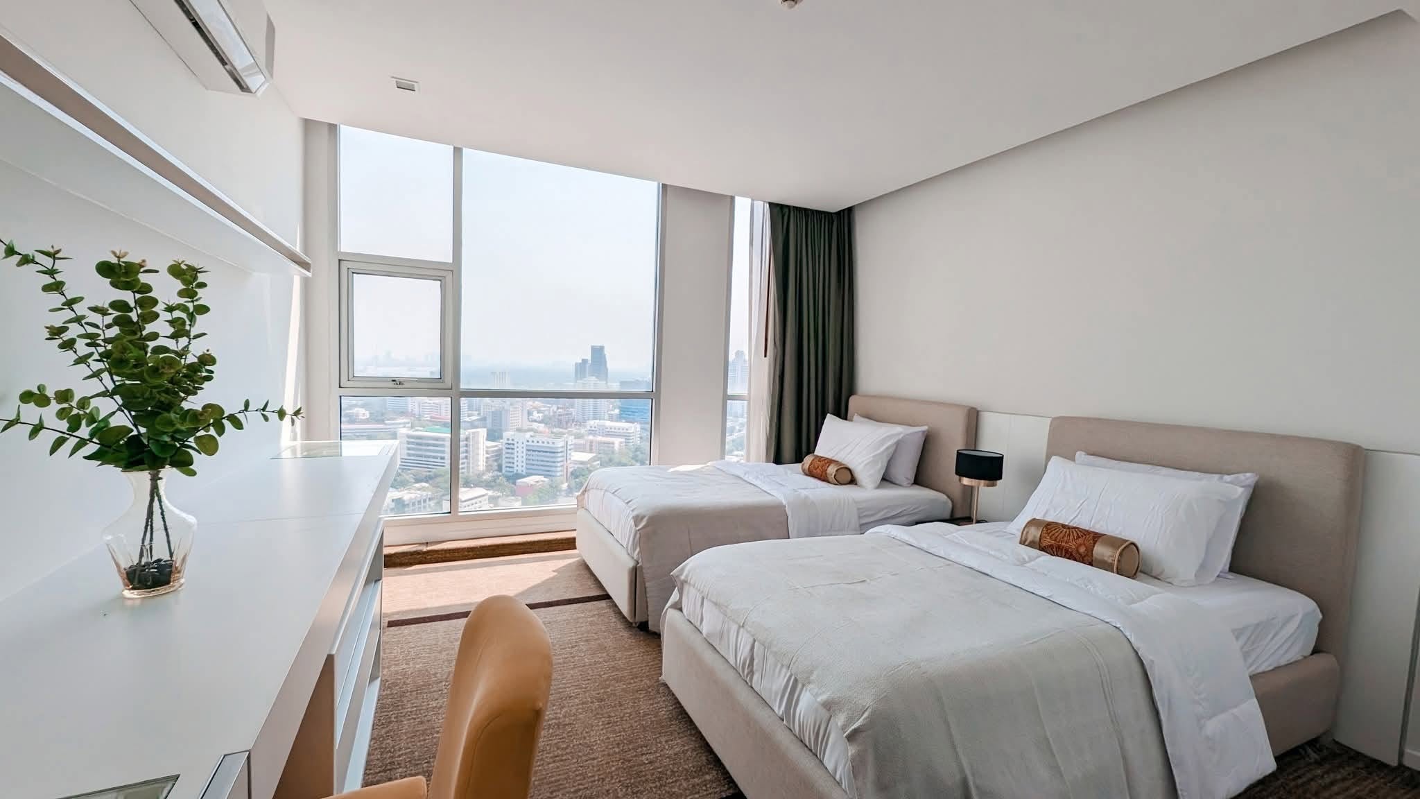 Three Bedroom Condo For Rent