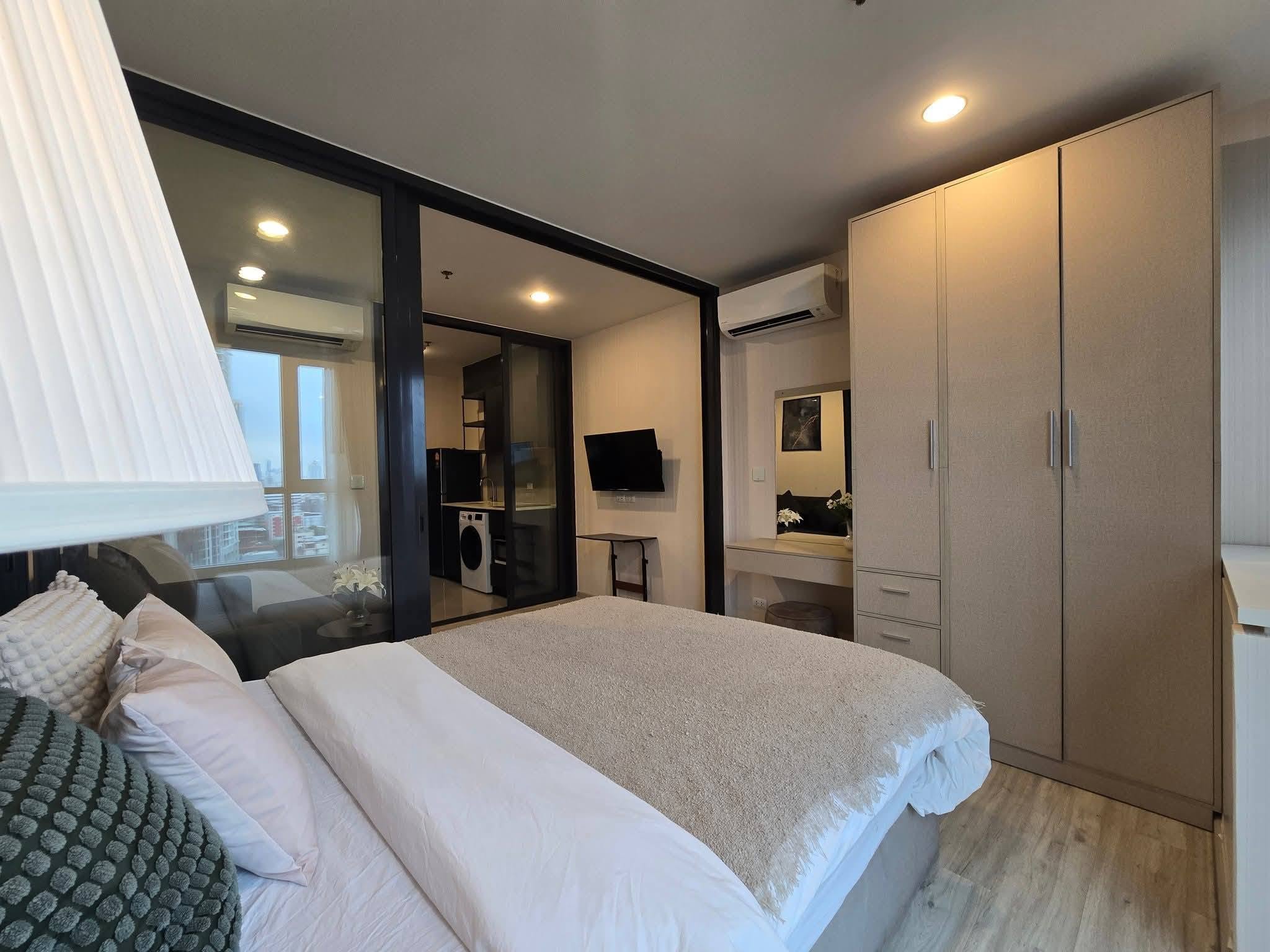 One Bedroom Condo For Rent