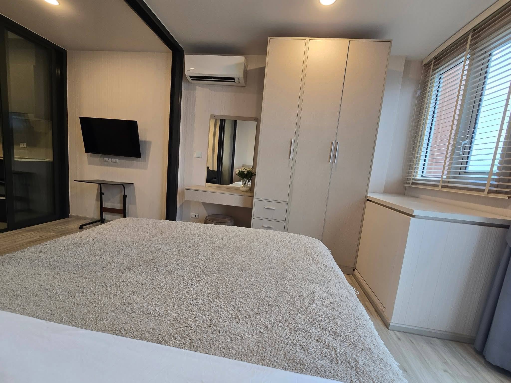 One Bedroom Condo For Rent