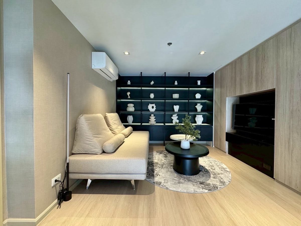 Duplex Three Bedroom Condo For Rent