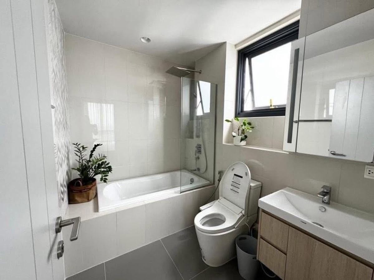 Two Bedroom Condo For Rent
