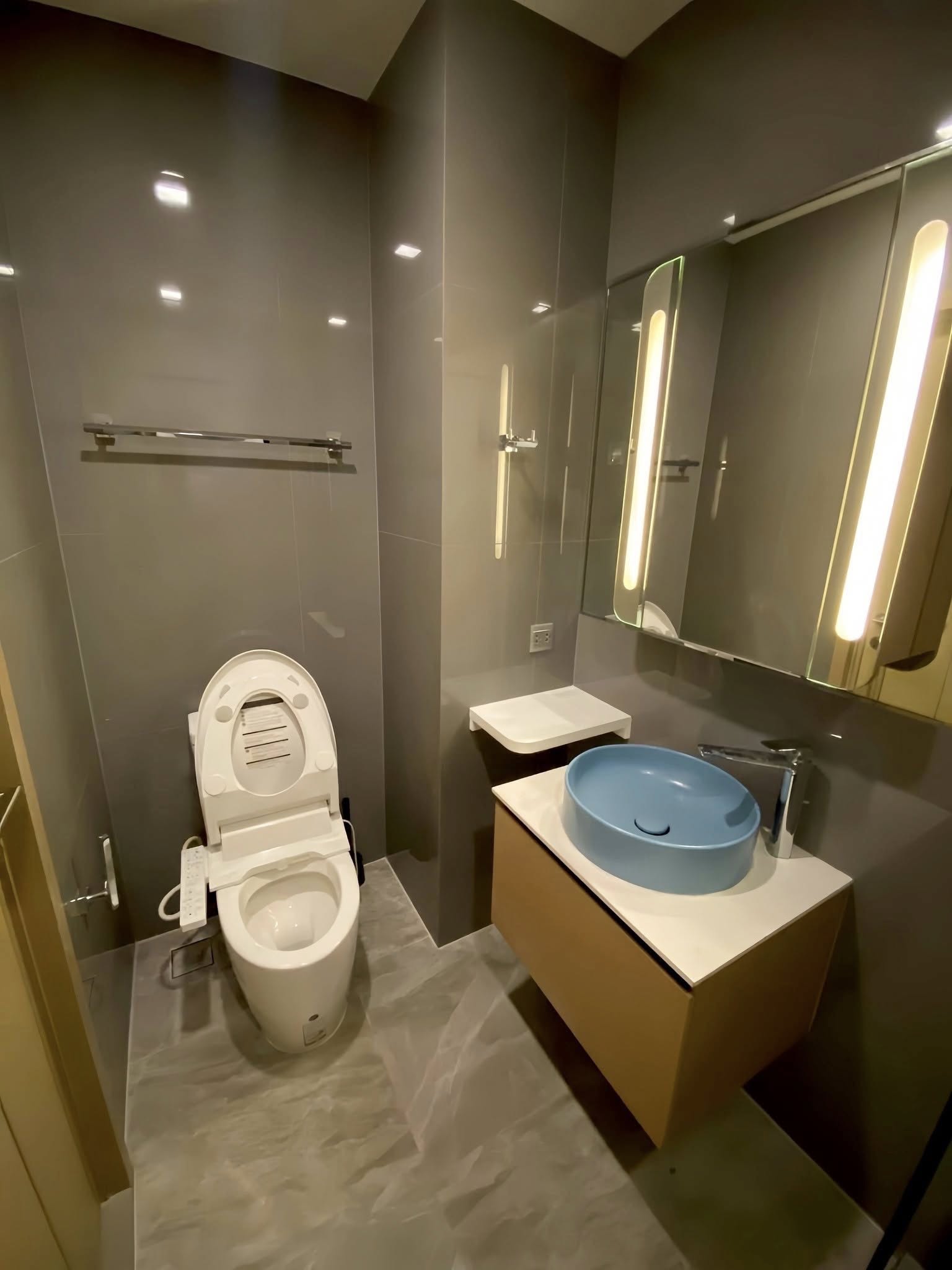 One Bedroom Condo For Rent
