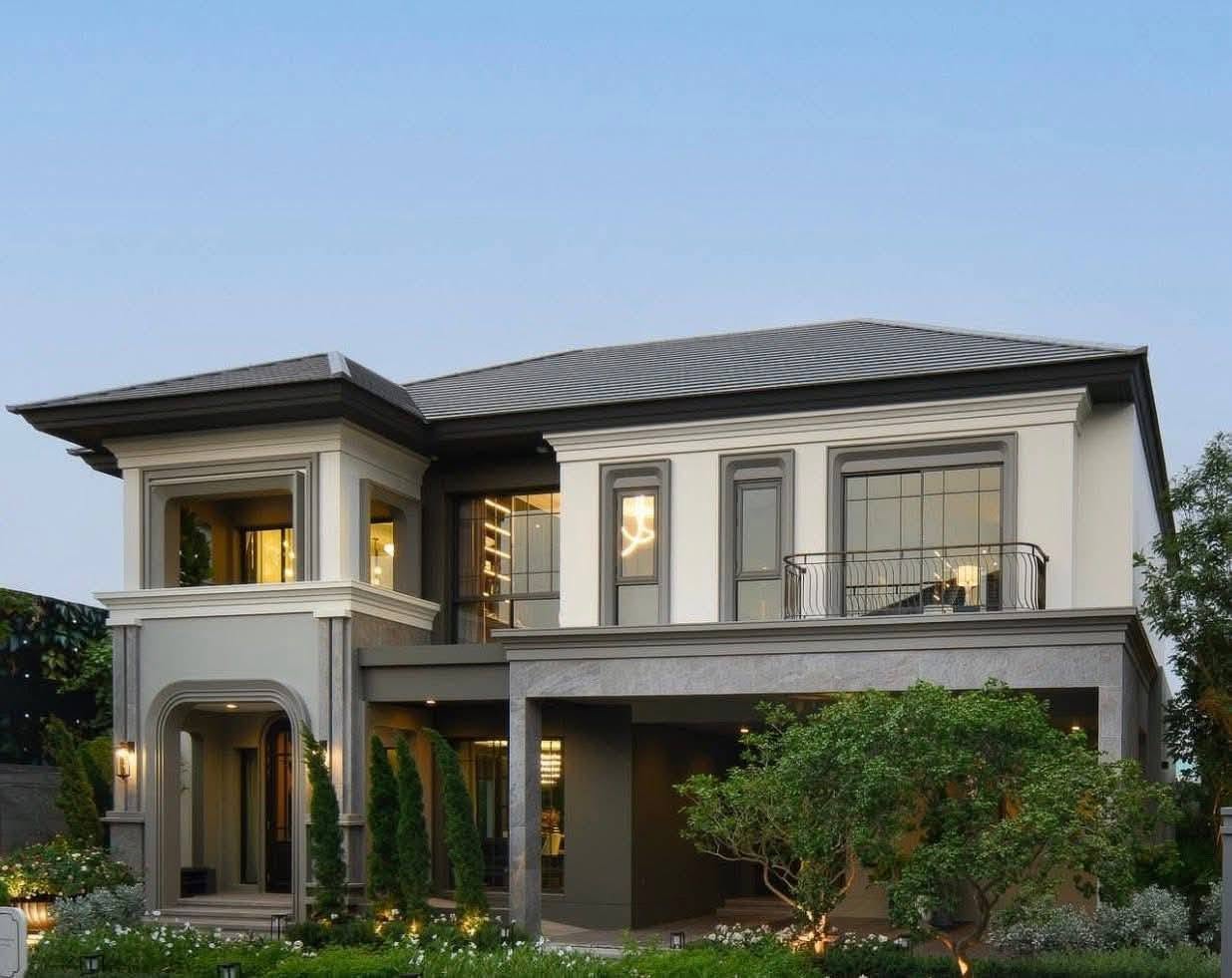 Detached House For Sale