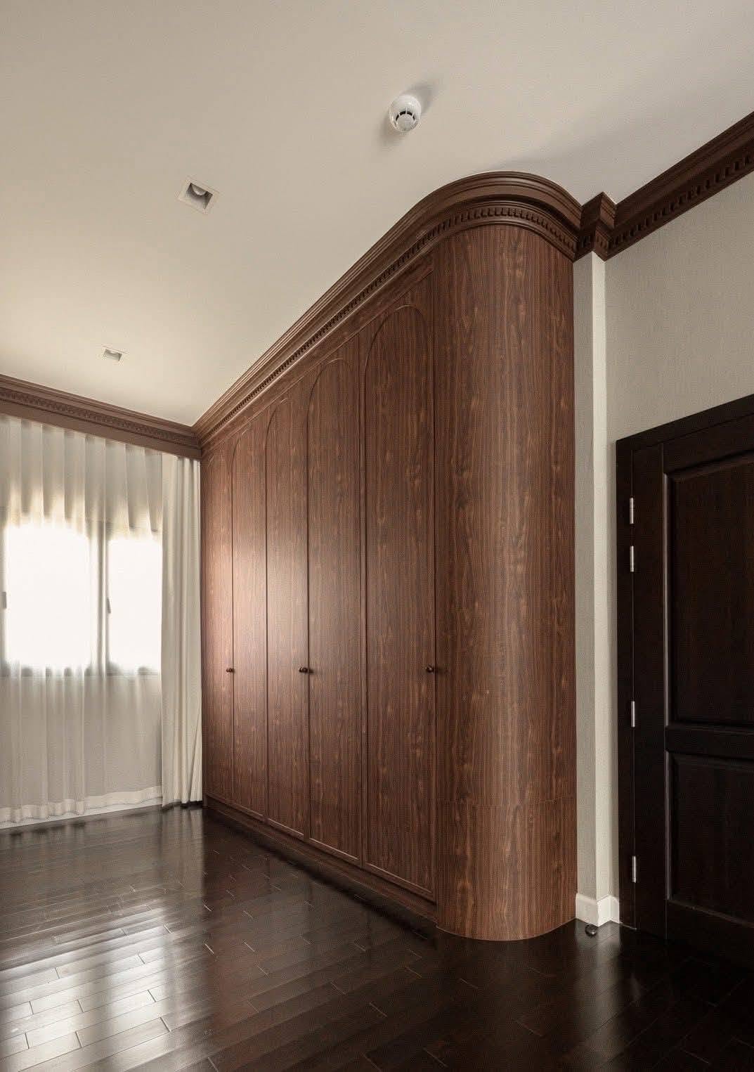 Detached House For Sale