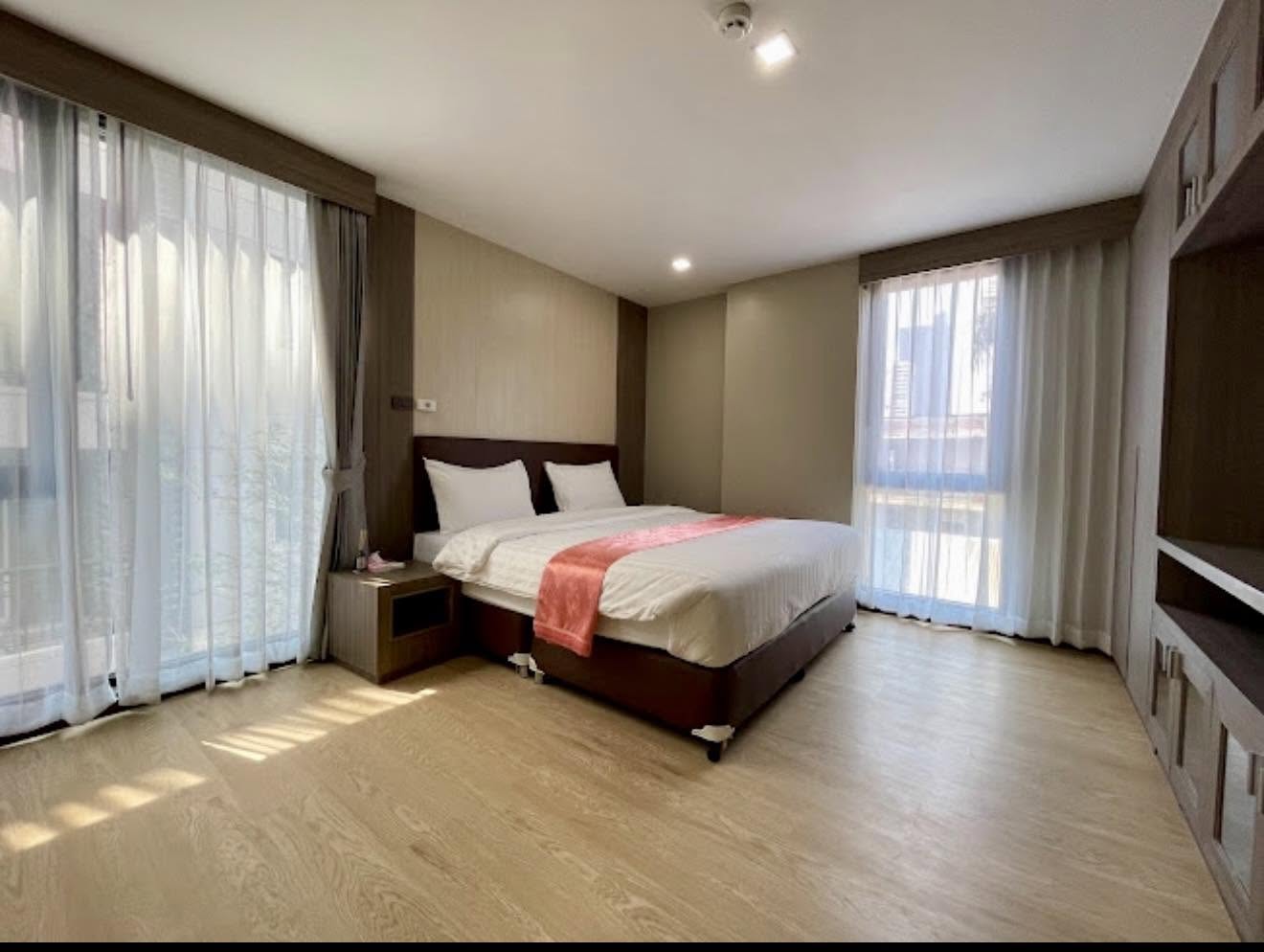 Three Bedroom Condo For Rent
