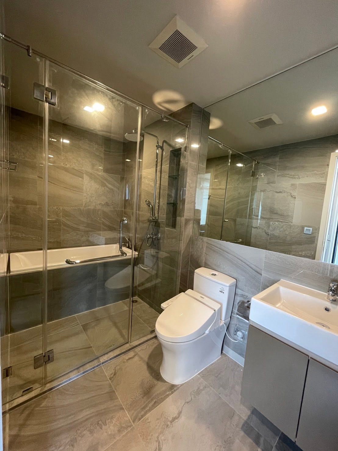 Two Bedroom Condo For Rent