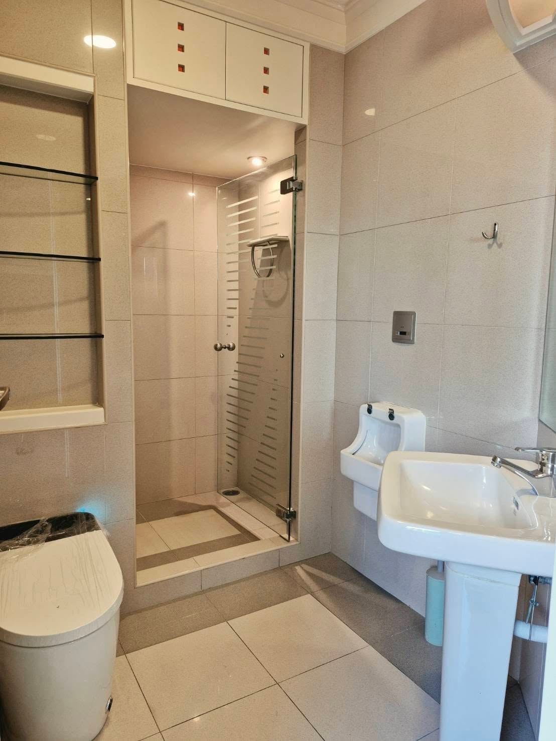 Three Bedroom Condo For Rent