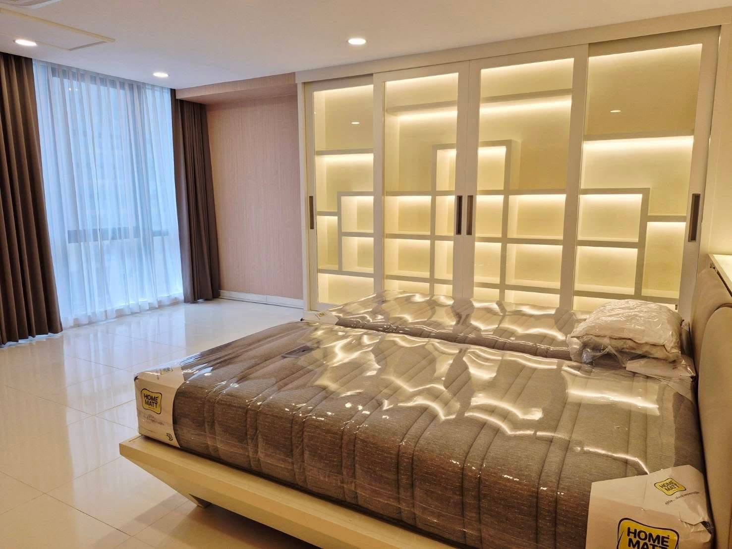 Three Bedroom Condo For Rent