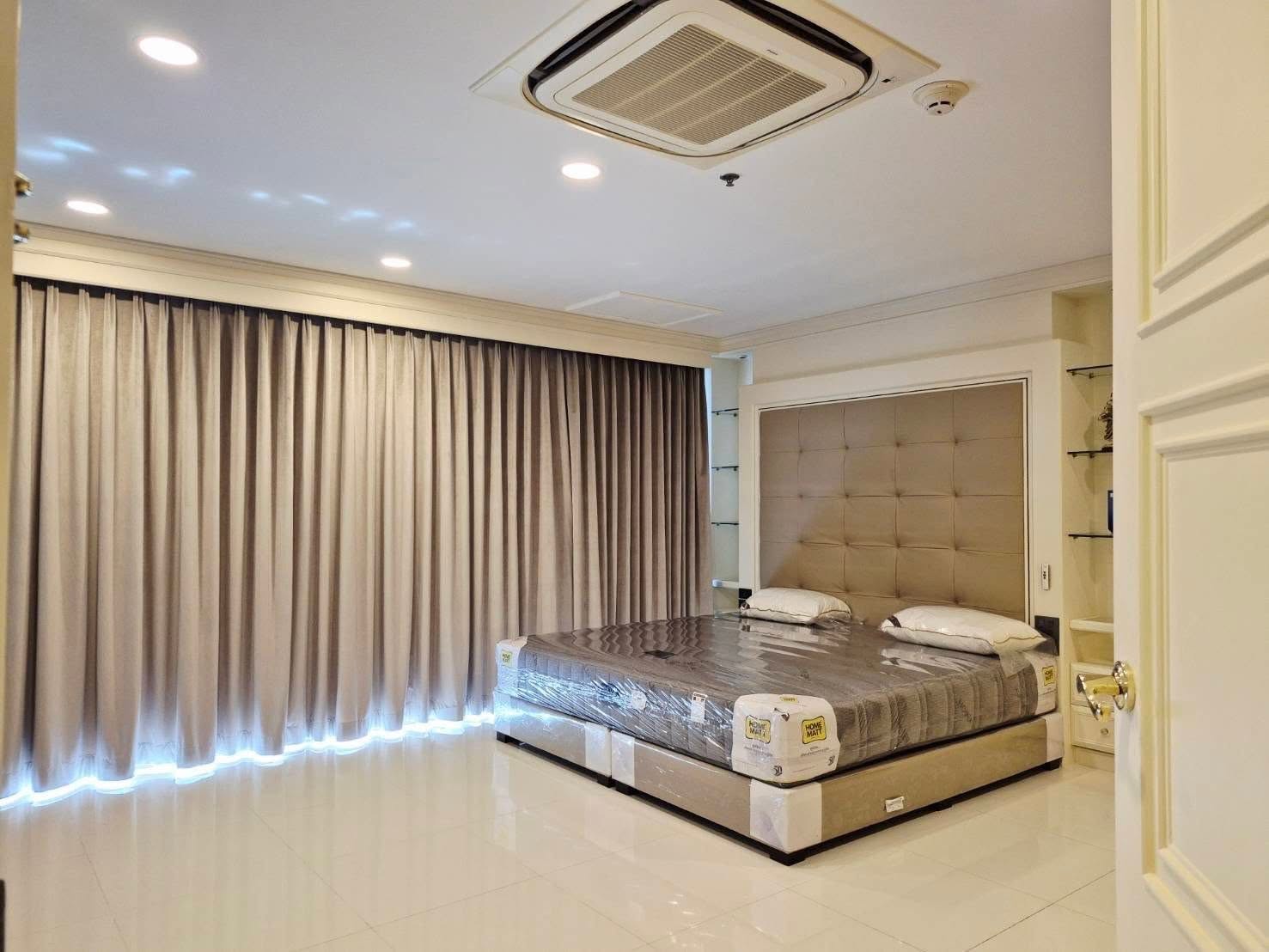 Three Bedroom Condo For Rent