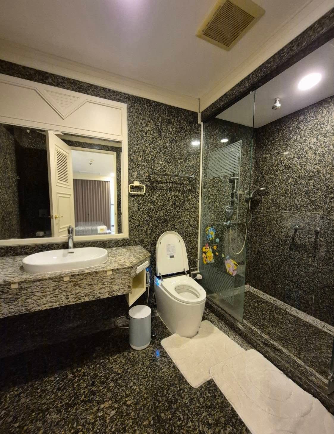 Three Bedroom Condo For Rent