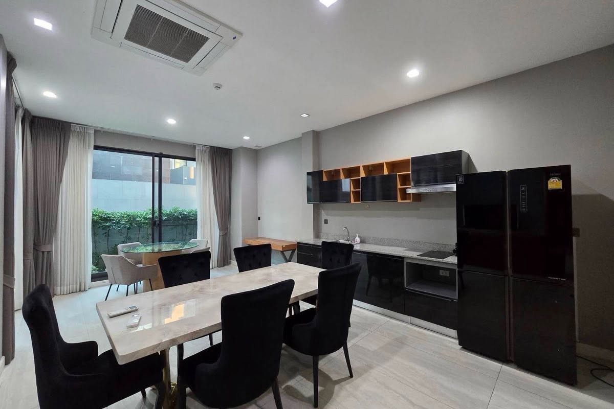 Detached House For Rent