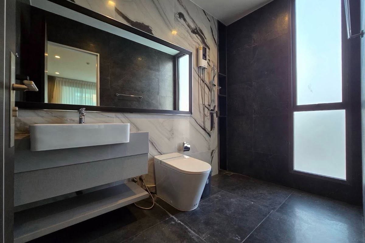 Detached House For Rent
