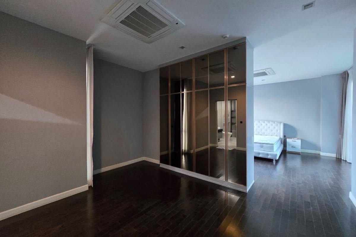 Detached House For Rent