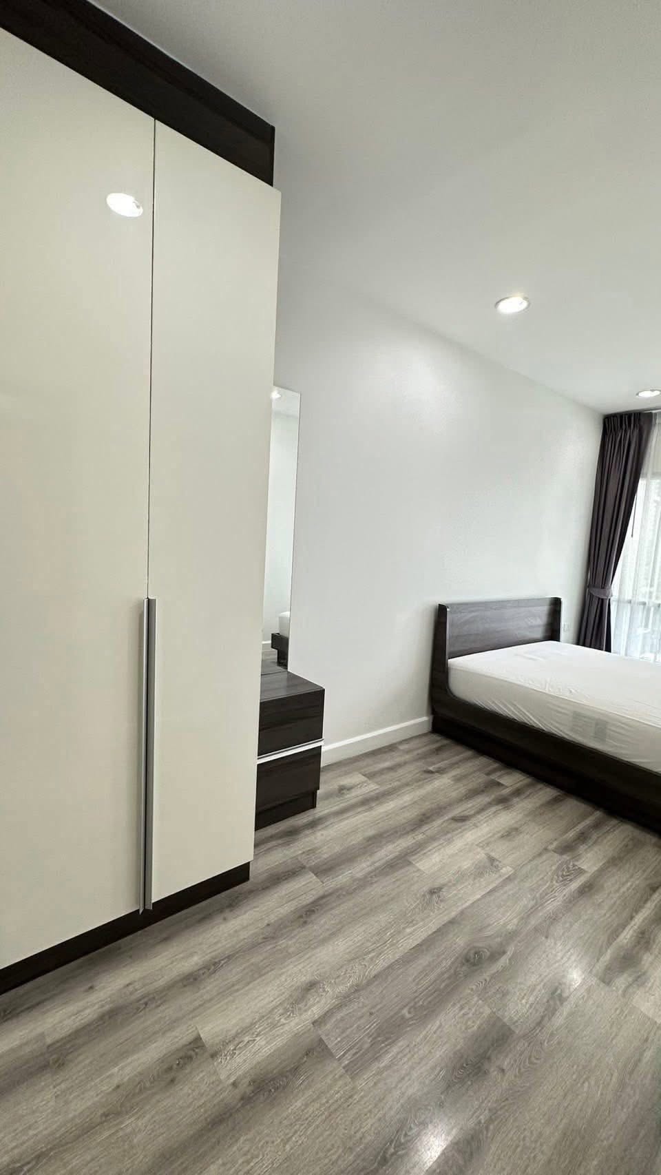 One Bedroom Condo For Rent
