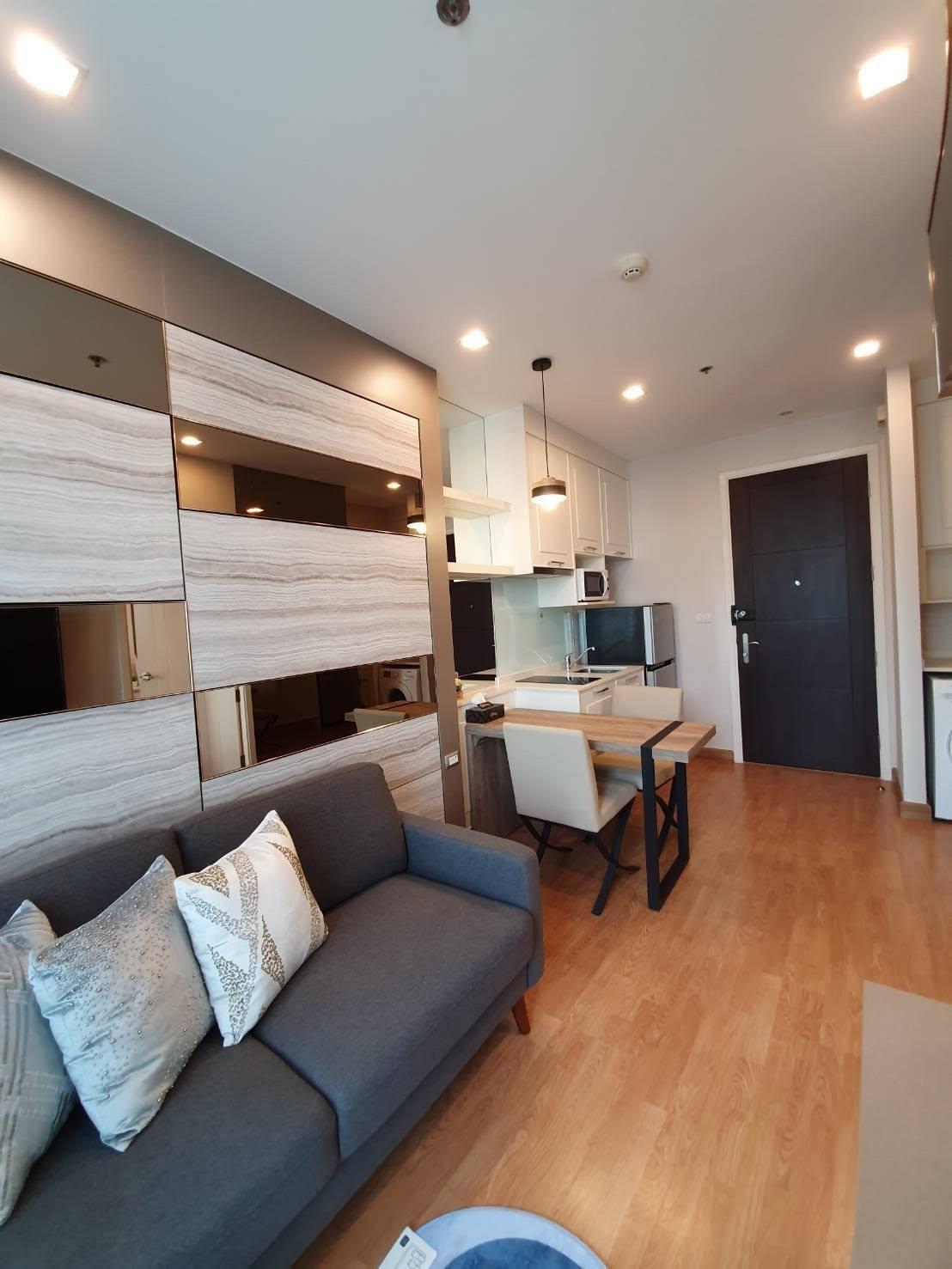 One Bedroom Condo For Rent