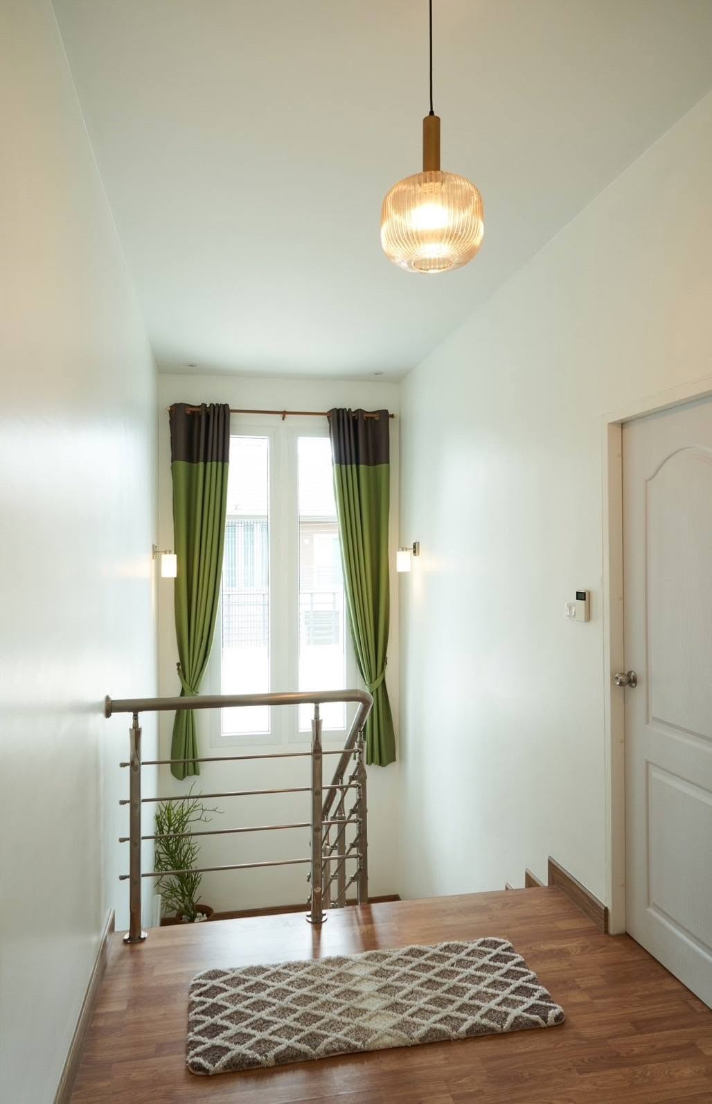 Detached House For Sale
