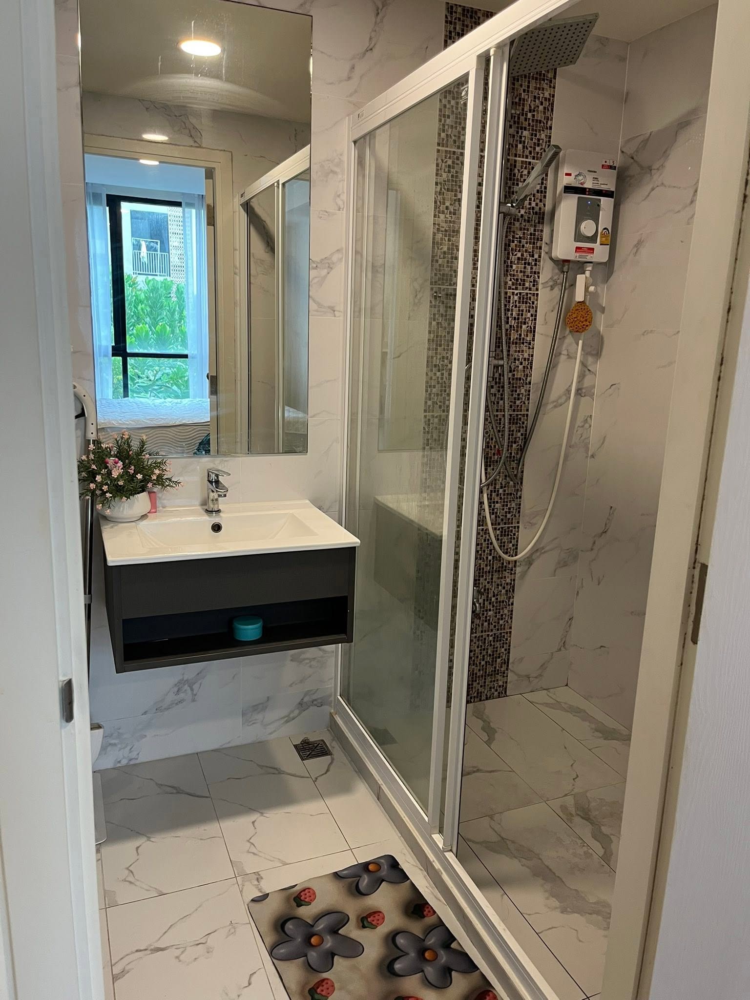 One Bedroom Condo For Rent
