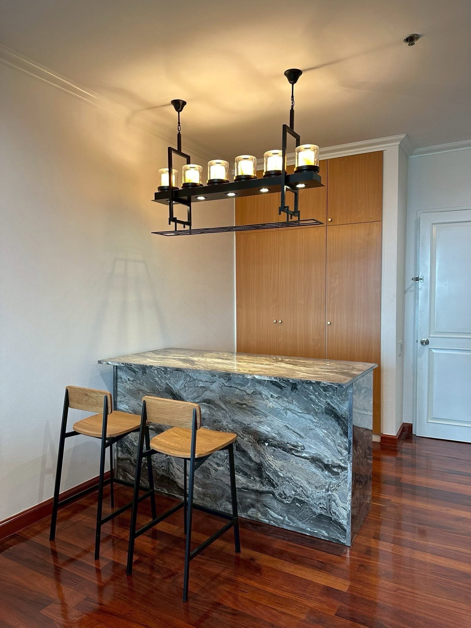 One Bedroom Condo For Rent