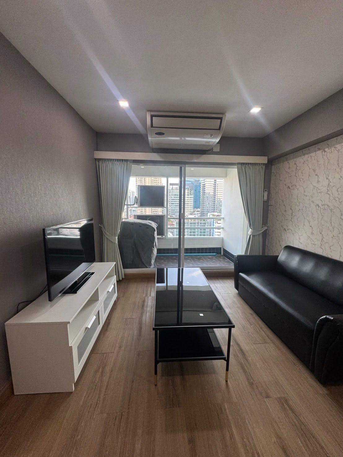One Bedroom Condo For Rent