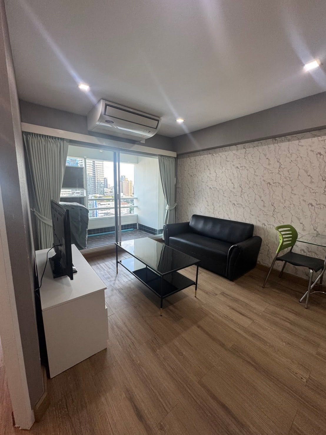 One Bedroom Condo For Rent