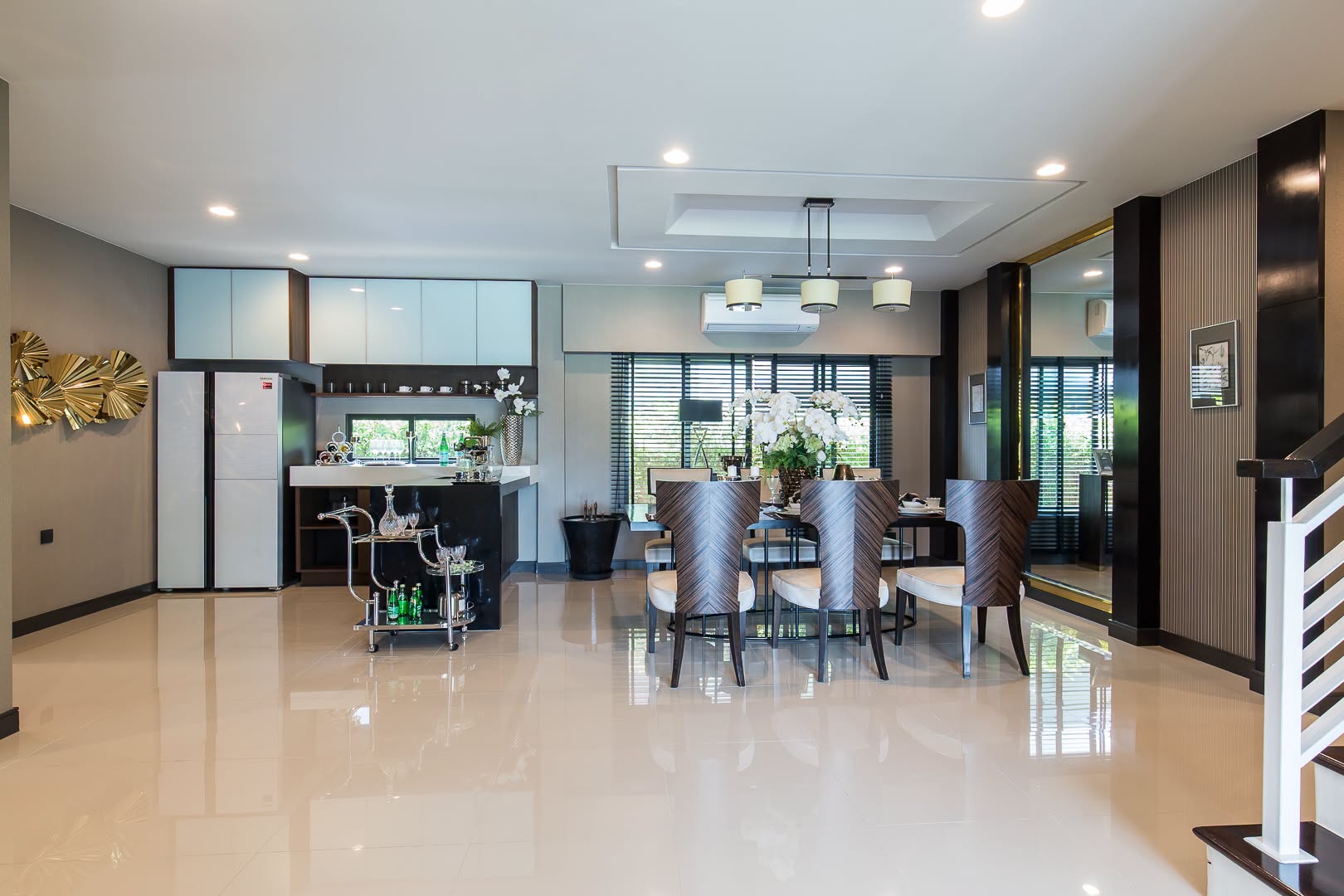 Detached House For Rent