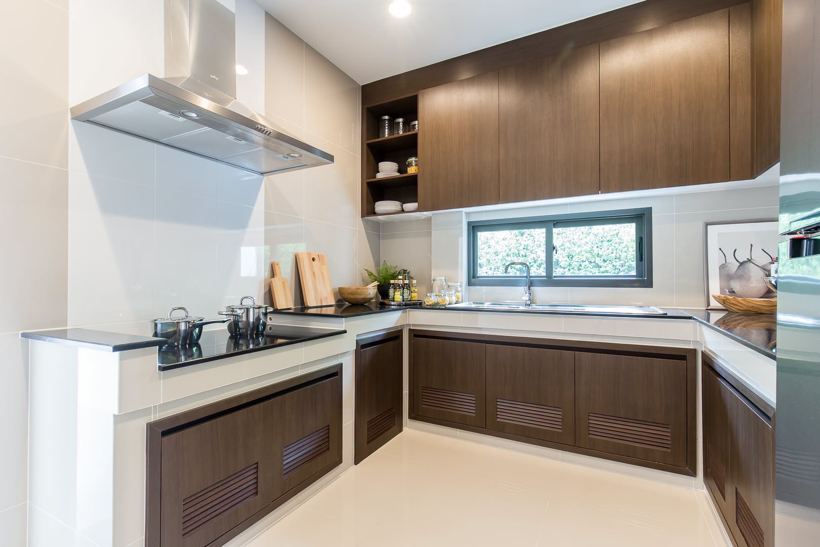 Detached House For Rent