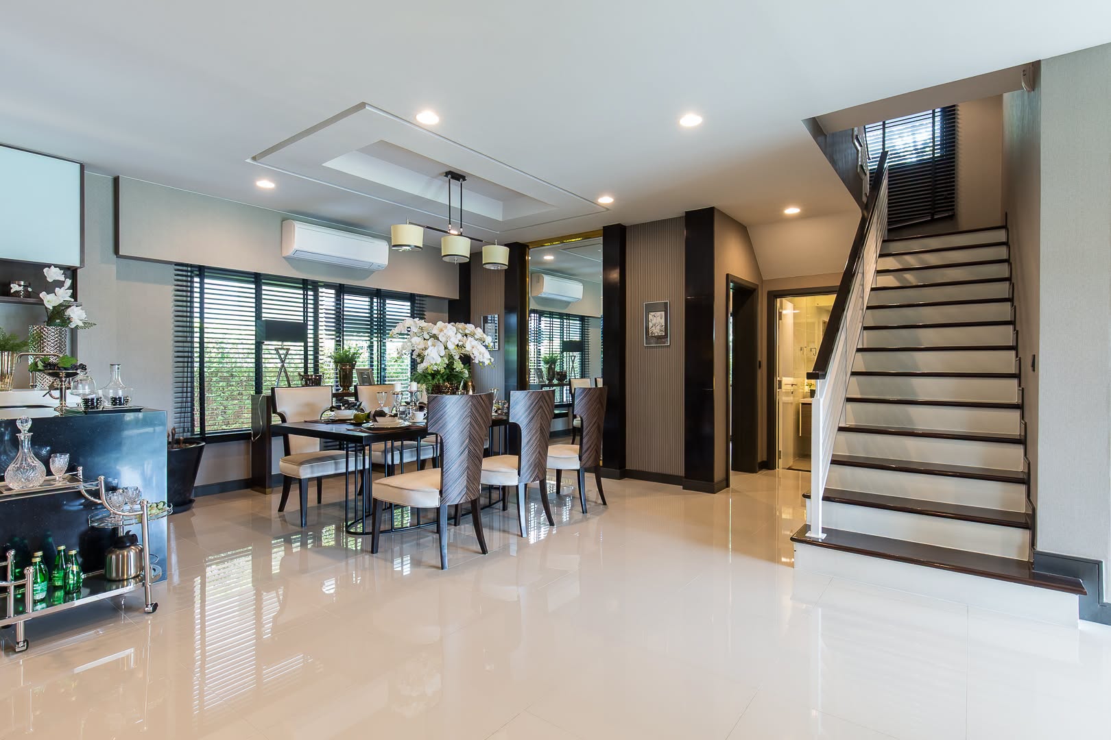 Detached House For Rent