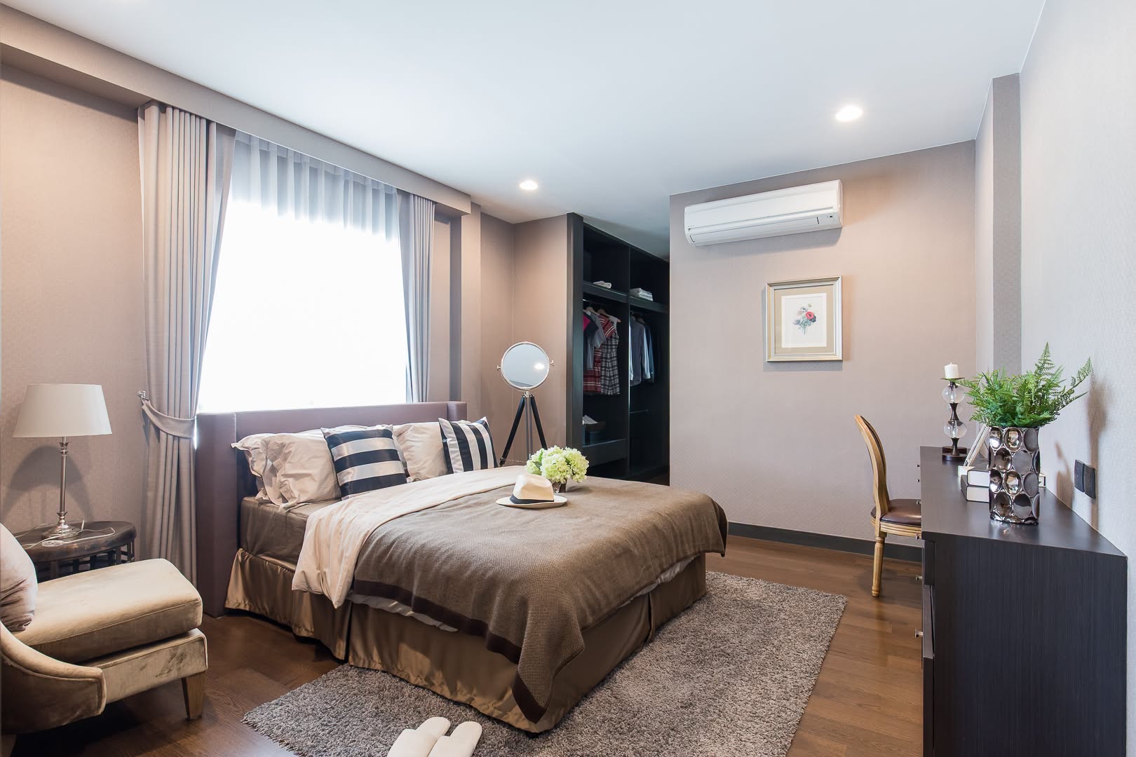 Detached House For Rent