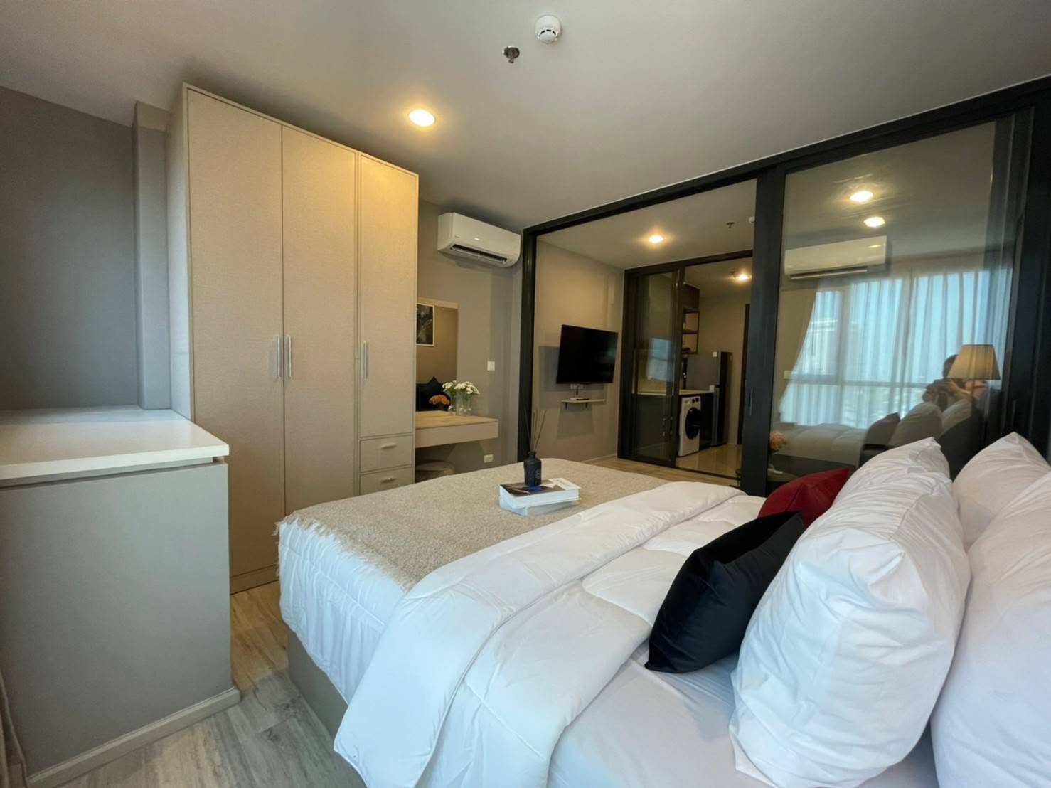 One Bedroom Condo For Rent