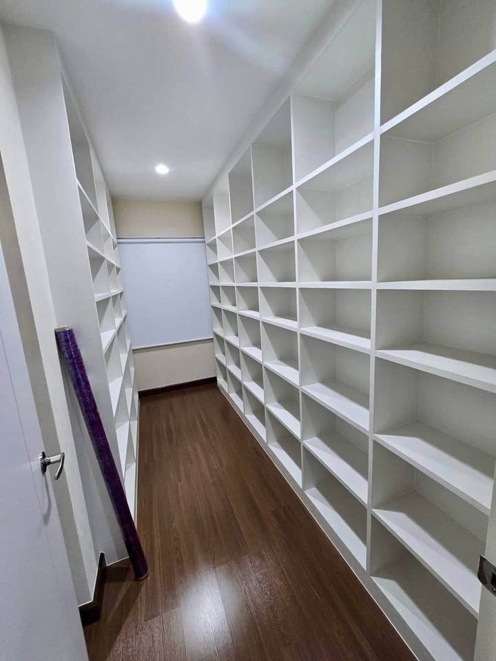 Detached House for Sale