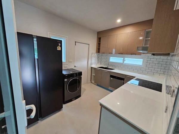 Detached House for Rent