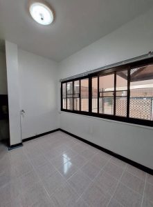 Detached House for Sale