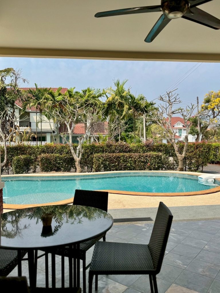 Luxury Pool Villa For Rent