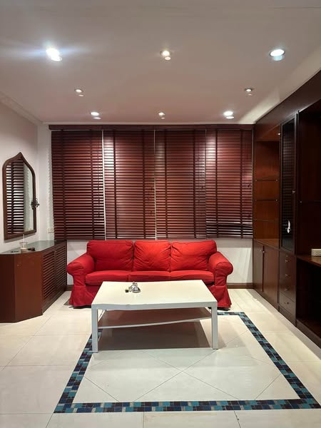 Townhouse Four Storey For Rent